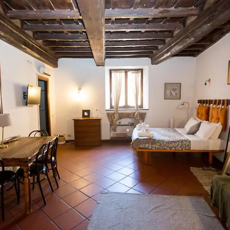 Campo De Fiori Apartment